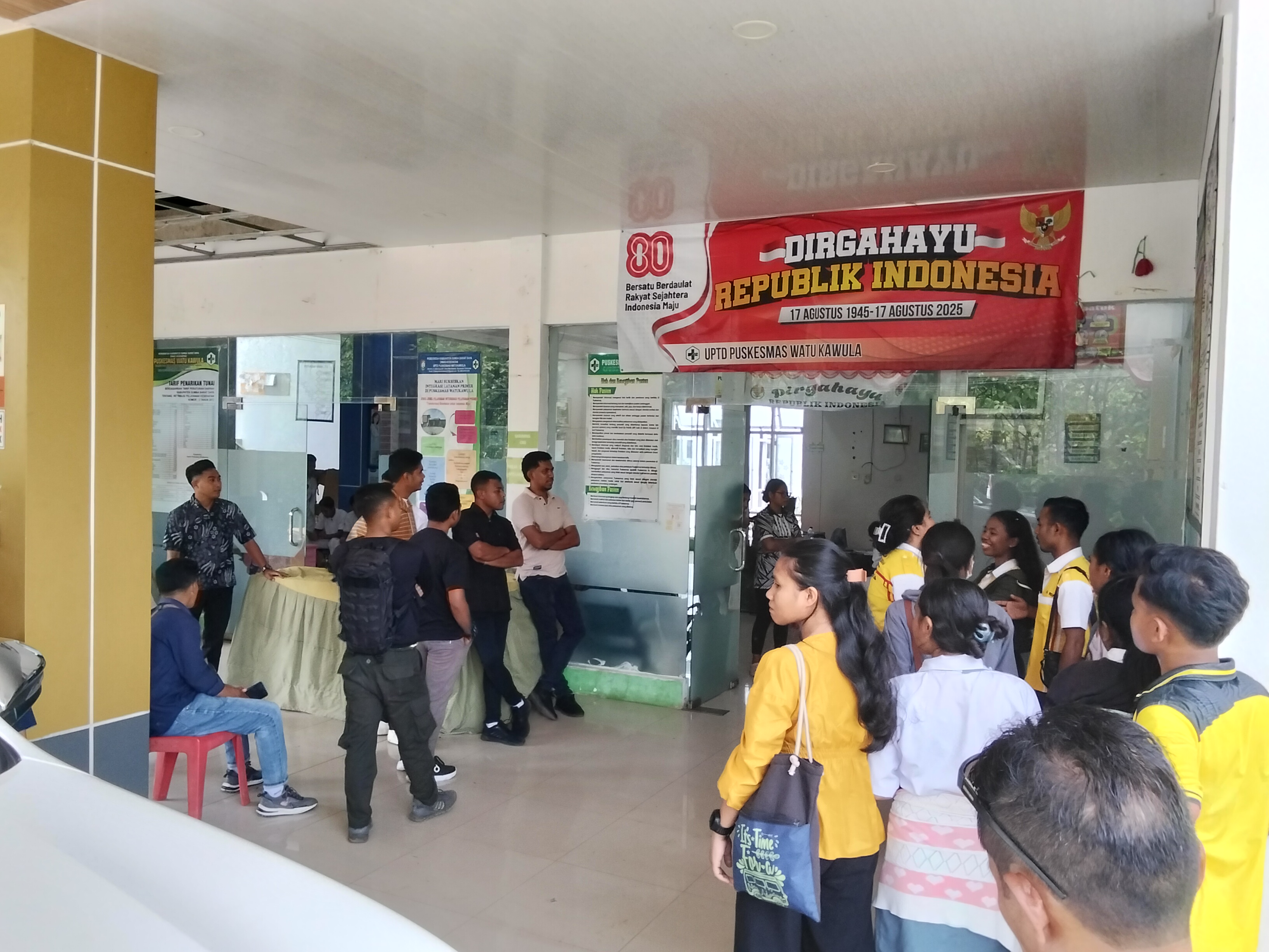 Preman Dalam Kasus Keracunan Makanan Bergizi Gratis di Puskesmas Watukawula