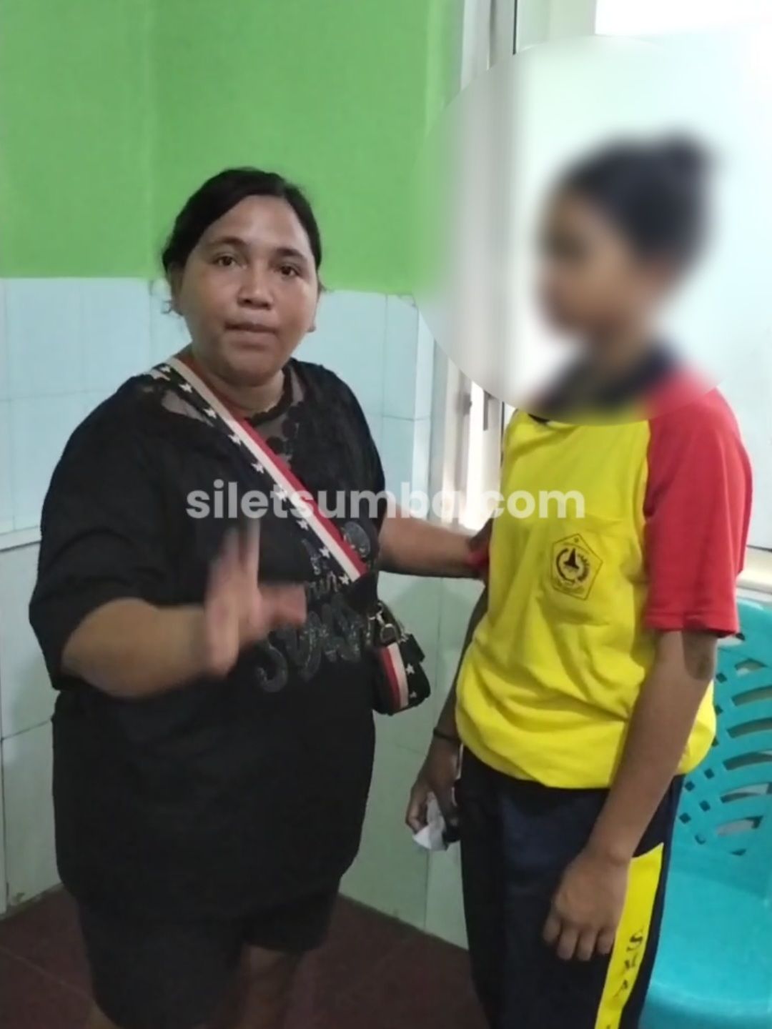 Suara Orang Tua Korban MBG: "Nyawa Tidak Dijual di Toko! Hentikan Saja, Lebih Baik Bayar Uang Sekolah Kami!"