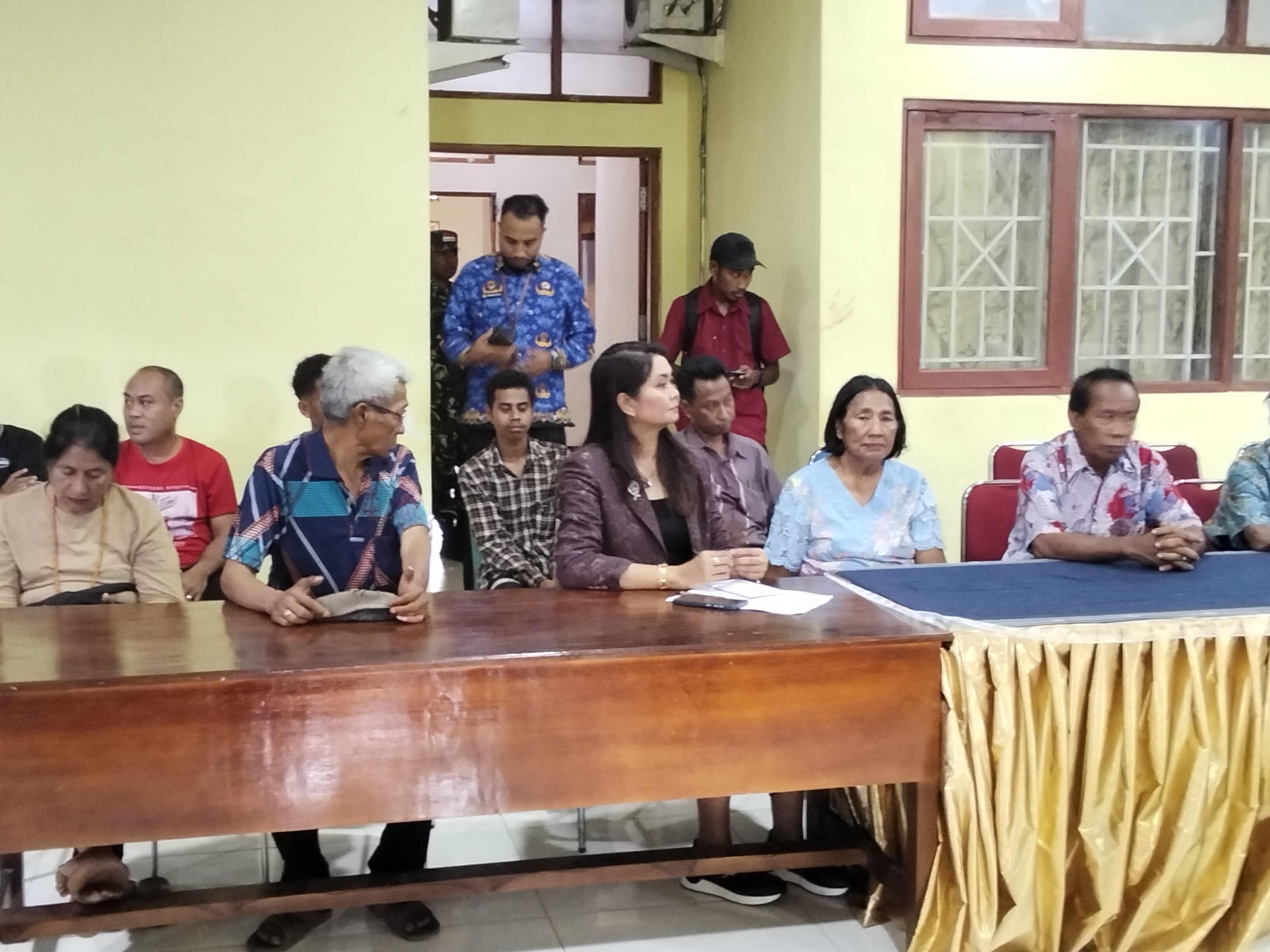 Warga Datangi Kantor Pertanahan Sumba Tengah, Minta Proses Penerbitan Sertifikat Tanah Dibatalkan