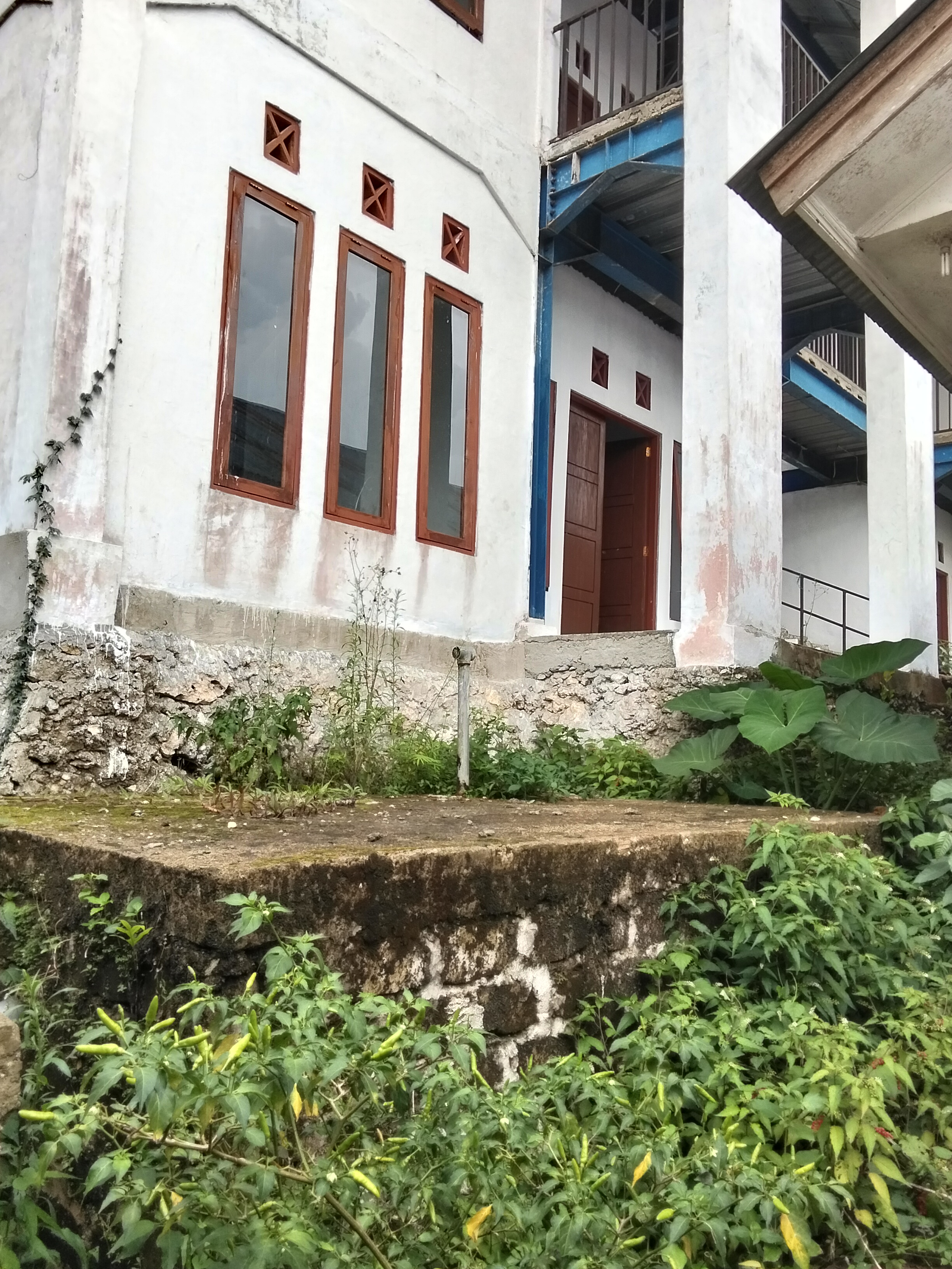 Proyek Mangkrak di Puskesmas Waimangura di duga Rugikan Negara