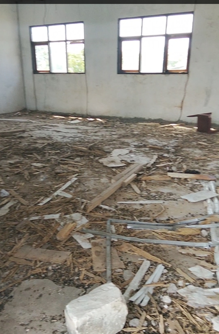 Dari Ruang Kelas Kambing Menuju Kesuksesan Pemimpin TikTok”Tambolaka – Sumba Barat Daya