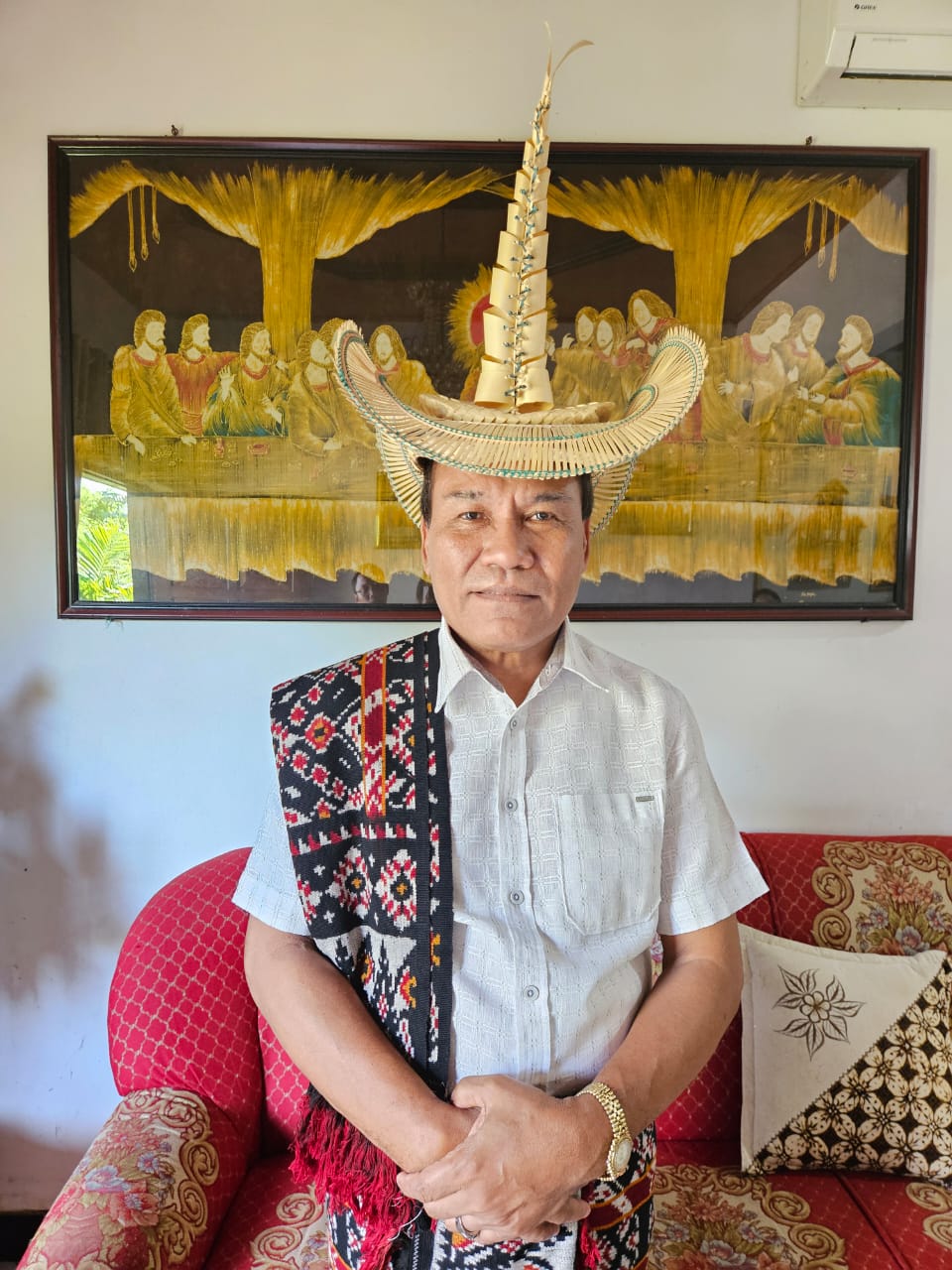 Makna Filosofis Selimut Adat Rote: Bahasa Simbol yang Menghidupkan Nilai Kehormatan dan Kemanusiaan