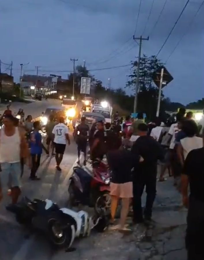 Gara-gara Klakson Saat Salip Fortuner, Dua Pemuda di SBD Babak Belur Dikeroyok Massa