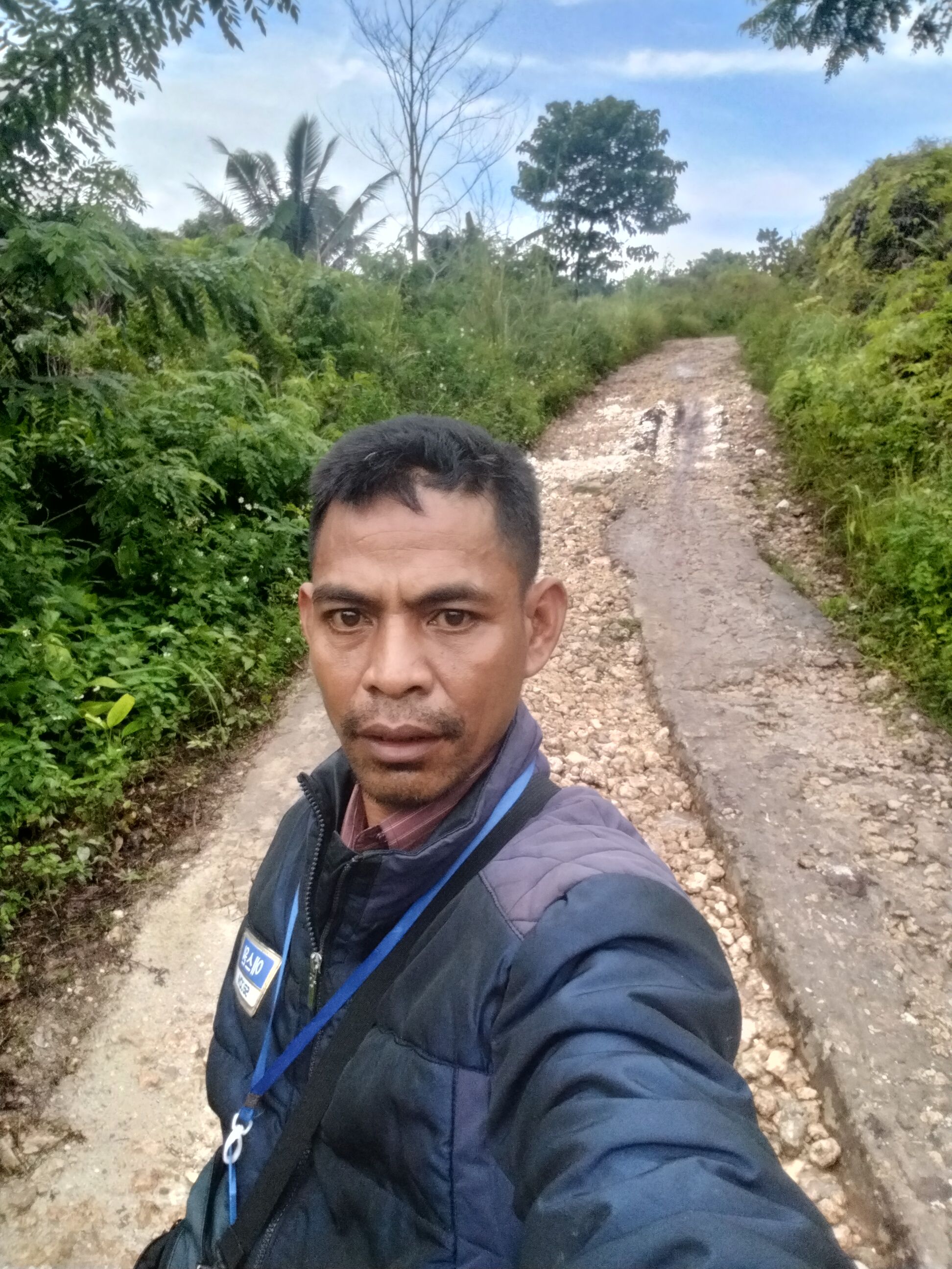 “Jalan Rusak di Wewewa Selatan Ancam Nyawa Ibu dan Bayi, Warga Minta Perhatian Pemerintah dan DPRD”