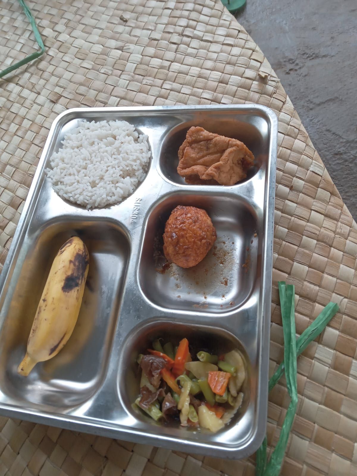 Menu MBG Kembali Didominasi Telur, Orang Tua Siswa Pertanyakan Variasi Gizi