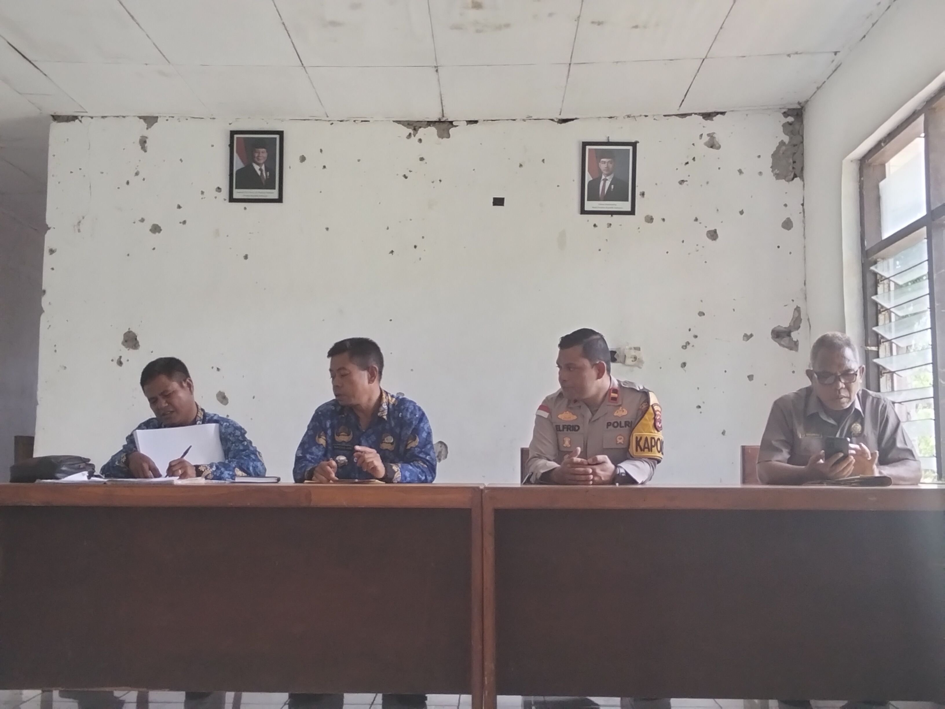 SEKOLAH DIPAGARI, ANAK DIDIK “DIKUNCI” DI TANAH SENDIRI!