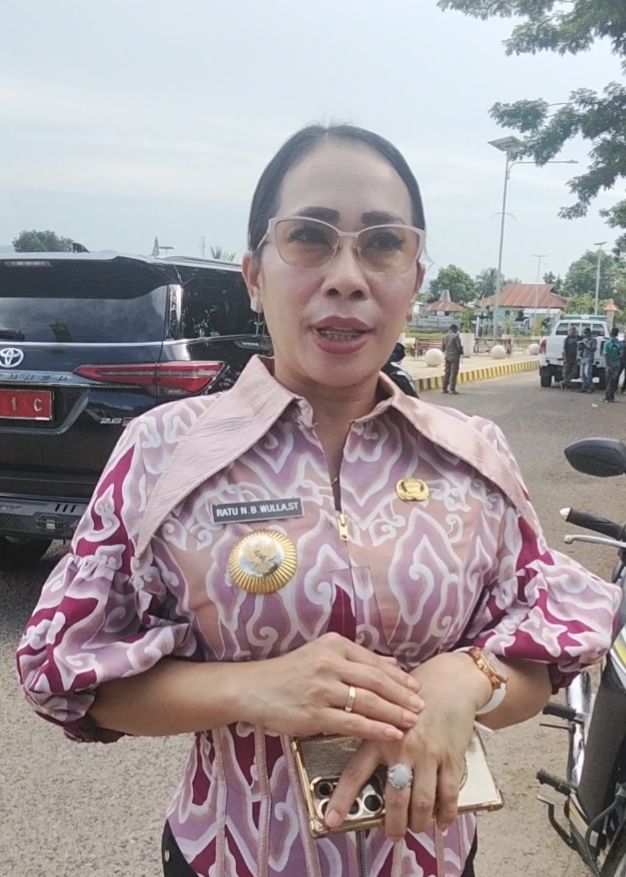 “Satu Pintu atau Lempar Tanggung Jawab? Bupati SBD Beda Sikap Soal Alsintan dan Residen—Publik Mencium Kontradiksi”