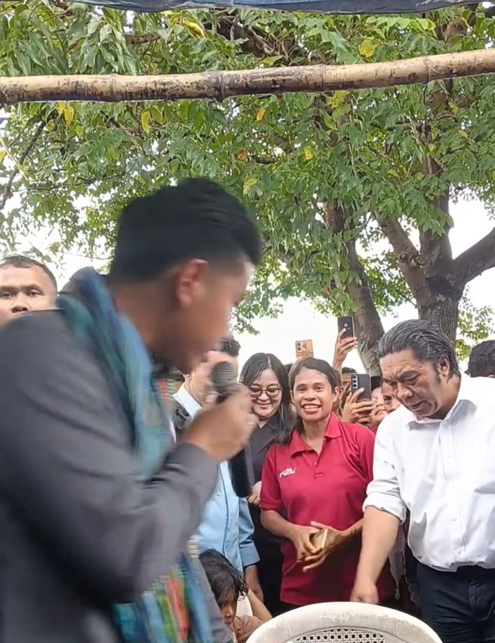 Naik Helikopter, Wapres Gibran Turun Langsung ke Amfoang Barat Daya Lihat Jembatan Rusak