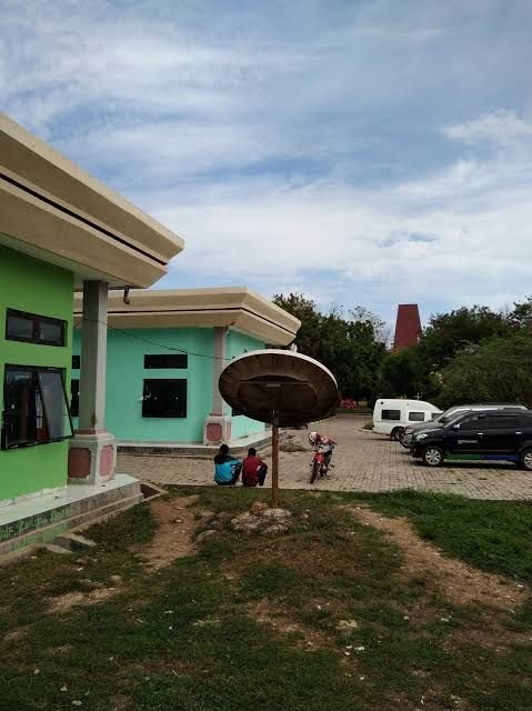 SILETSUMBA.COM | TAJAM MENGUNGKAP FAKTAPemotongan Gaji ke-13 di Dinkes SBD Disorot, Muncul Keluhan Dugaan Intimidasi dan Ancaman Mutasi Pegawai