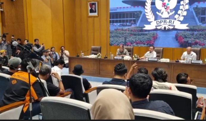 BREAKING NEWS | Sudah Diterima Pimpinan DPR, Botok Tetap Desak RUU Perampasan Aset Segera Disahkan