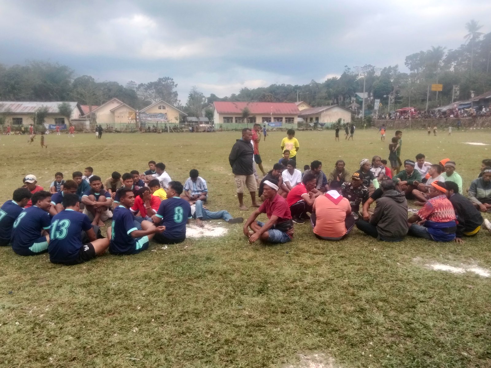HONOR PASKIBRAKA WEWEWA BARAT BELUM CAIR, HONOR KEAMANAN TURNAMEN CAMAT OPEN CUP JUGA DIPERTANYAKAN