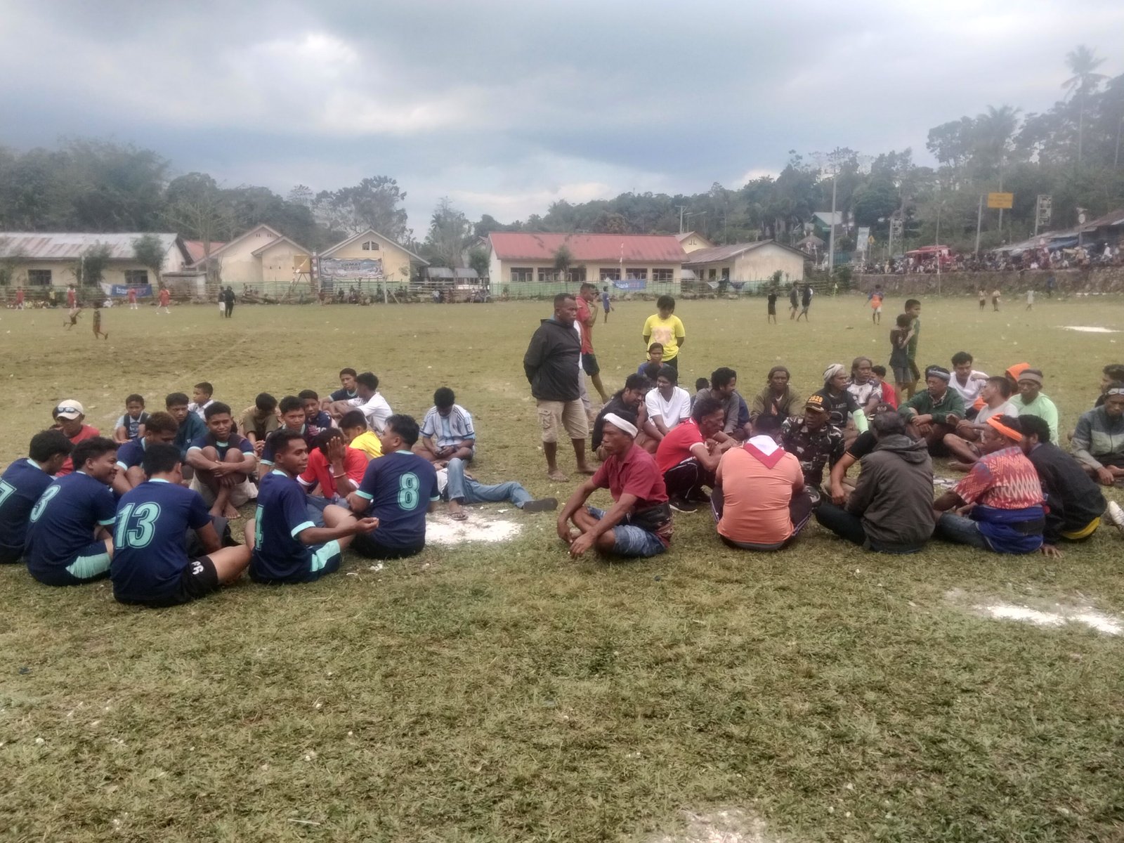 HONOR PASKIBRAKA WEWEWA BARAT BELUM CAIR, HONOR KEAMANAN TURNAMEN CAMAT OPEN CUP JUGA DIPERTANYAKAN