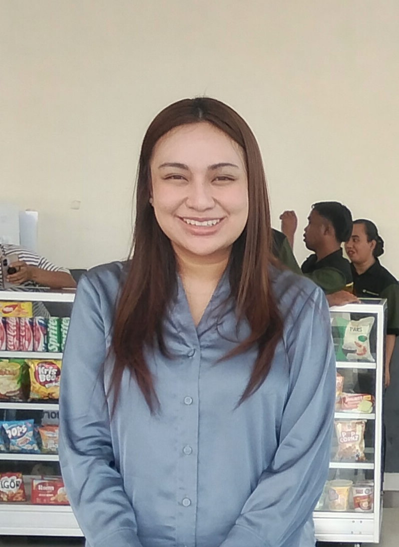 WAWALI KUPANG SERENA FRANCIS TIBA DI SUMBA, ANTAR BANTUAN UNTUK KORBAN GEMPA